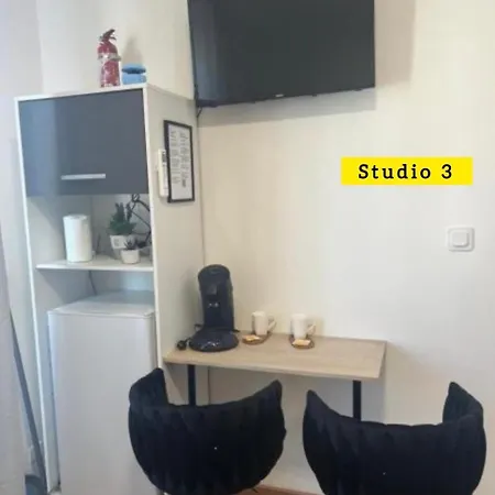 Hometake Apartment *